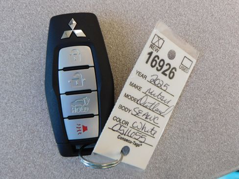 New 2025 Mitsubishi Outlander SE image 36