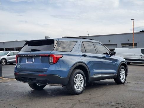 Used 2025 Ford Explorer Active image 2