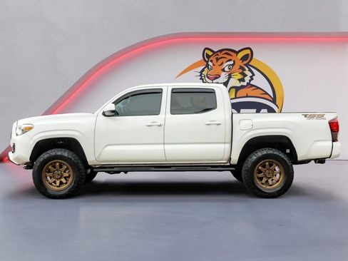 Used 2023 Toyota Tacoma SR AWD/4WD image 8