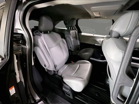 Used 2023 Toyota Sienna XLE w/ XLE Plus Package FWD image 20