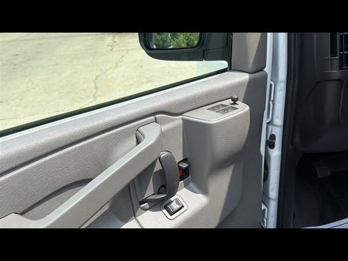 Used 2025 GMC Savana 2500 w/ Driver Convenience Package RWD image 7