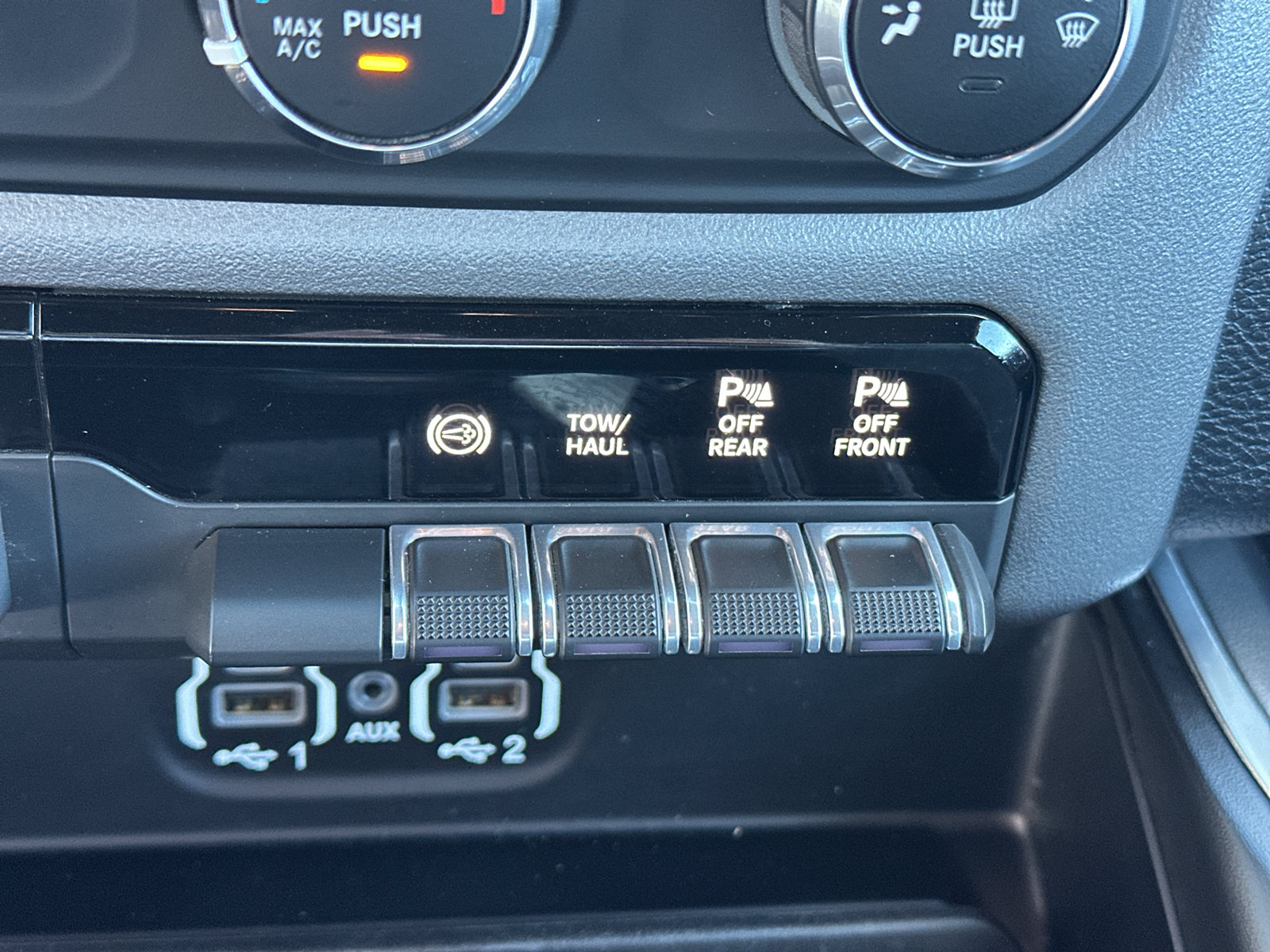 Used 2024 RAM 2500 Big Horn w/ Off Road Package AWD/4WD image 25