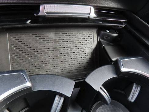 Used 2020 Mercedes-Benz GLE 350 4MATIC image 11