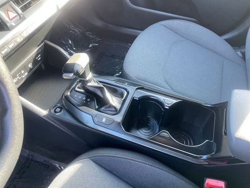 Used 2025 Kia K4 LXS image 44