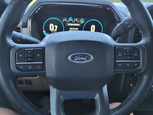Used 2022 Ford F150 Lariat AWD/4WD image 11