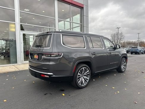 Used 2022 Jeep Grand Wagoneer Series III w/ Flexible Seating Group image 17