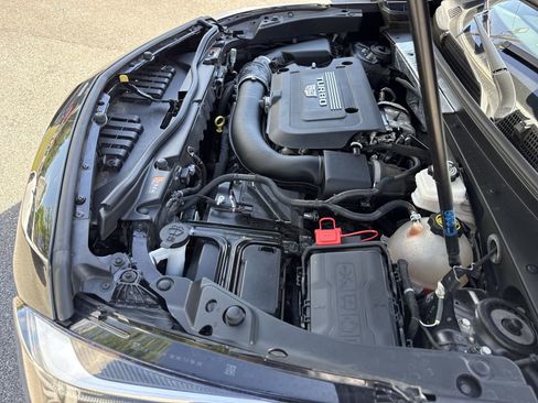 Used 2022 Cadillac XT4 Sport w/ Comfort Package image 38