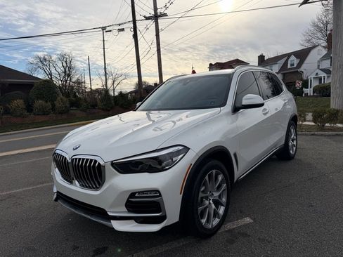Used 2021 BMW X5 xDrive40i w/ Convenience Package image 3