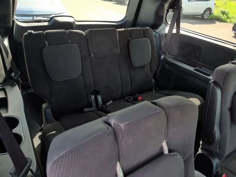 Used 2018 Dodge Grand Caravan SE FWD image 22