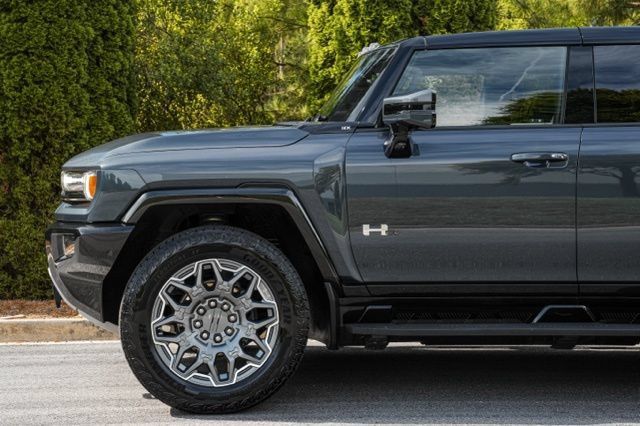 Used 2025 GMC Hummer EV 3X AWD/4WD image 11