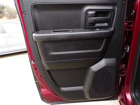 Used 2018 RAM 1500 Express image 25