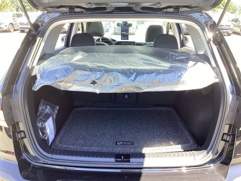 Certified 2025 Volkswagen Taos SE w/ Panoramic Sunroof Package AWD/4WD image 15