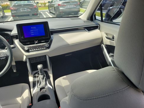 Used 2023 Toyota Corolla Cross L FWD image 17