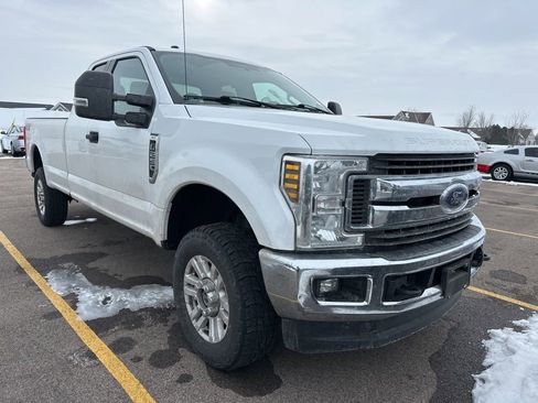 Used 2019 Ford F250 XLT w/ XLT Value Package image 3