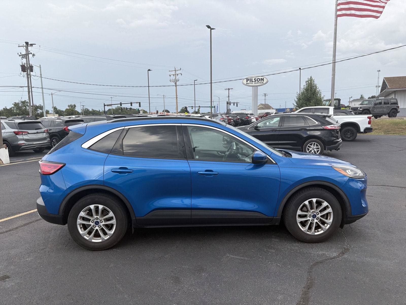 Used 2020 Ford Escape SE FWD image 9