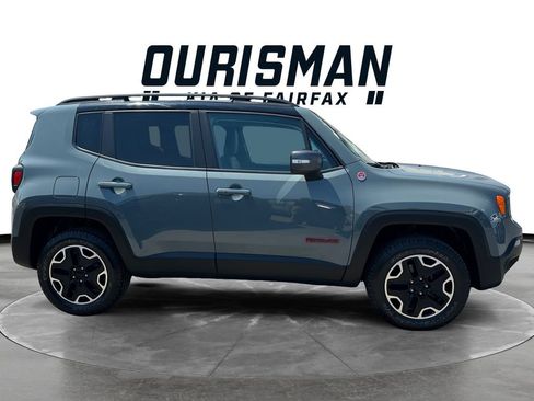 Used 2016 Jeep Renegade Trailhawk w/ Premium Trailhawk Package AWD/4WD image 8