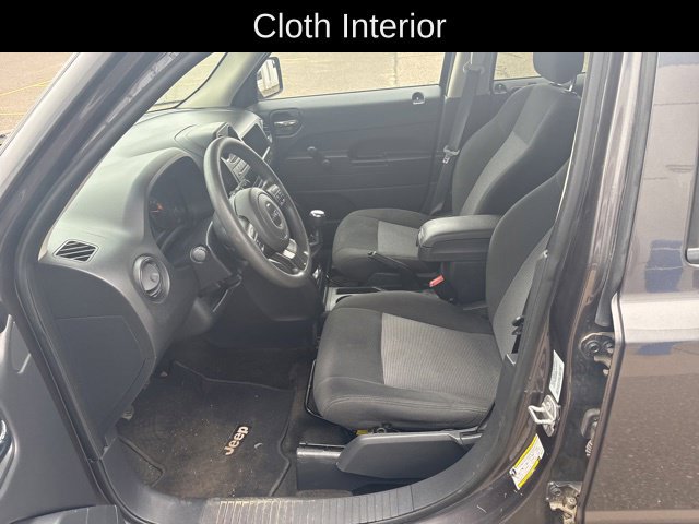 Used 2015 Jeep Patriot Sport w/ Tire & Wheel Group AWD/4WD image 9