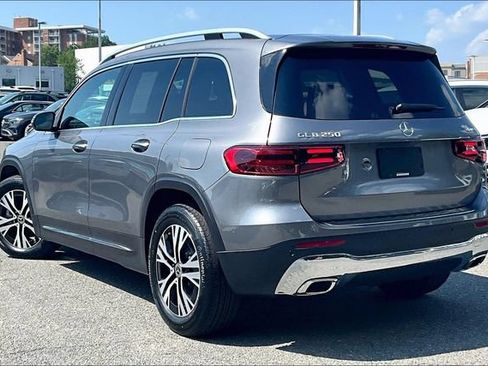 Used 2026 Mercedes-Benz GLB 250 4MATIC image 10