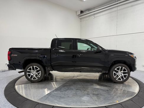 Used 2023 Chevrolet Colorado Z71 w/ Z71 Convenience Package 2 image 8