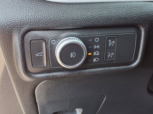 Certified 2022 Ford Explorer XLT w/ Equipment Group 202A image 23