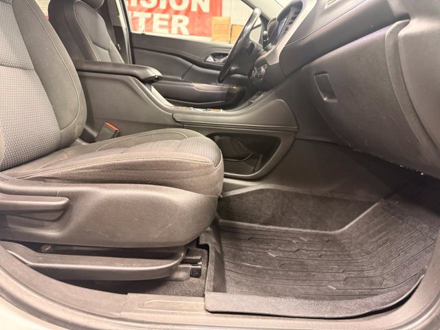 Used 2020 GMC Acadia SLE w/ Driver Convenience Package FWD image 25