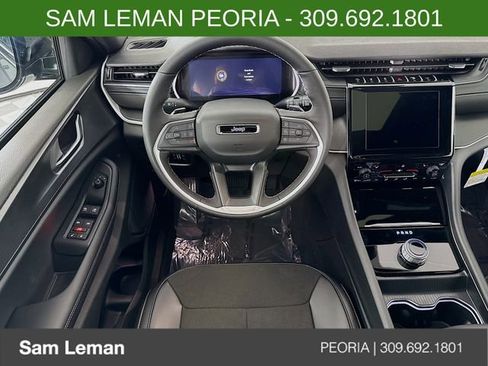 New 2025 Jeep Grand Cherokee Altitude image 22