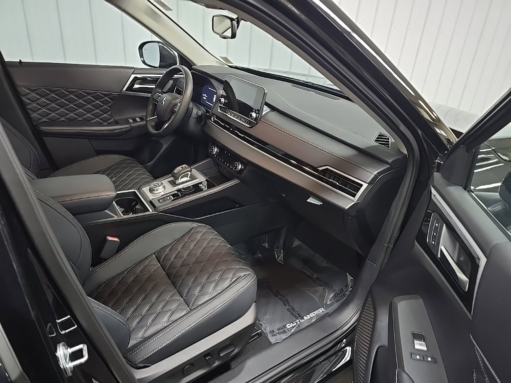 Used 2025 Mitsubishi Outlander SEL AWD/4WD image 18