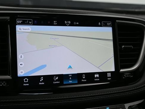 New 2027 Chrysler Pacifica Select FWD image 23