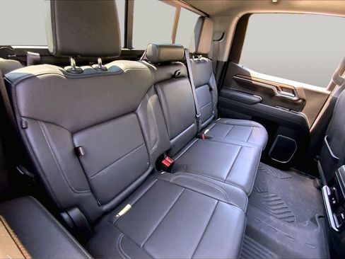 Used 2025 Chevrolet Silverado 1500 LT Trail Boss w/ Convenience Package II AWD/4WD image 20