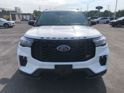 New 2025 Ford Explorer ST image 8