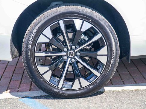 Used 2026 Volvo XC60 B5 Plus w/ Protection Package Premier image 10