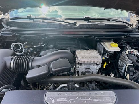 Used 2022 Jeep Wagoneer Series III w/ Flexible Seating Group image 30