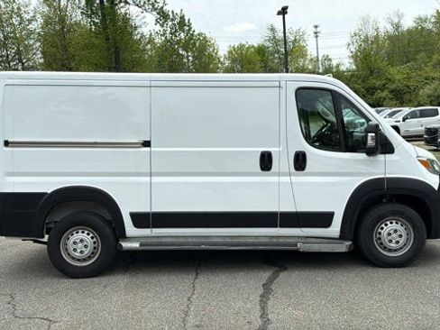 Used 2025 RAM ProMaster 2500 w/ U-Haul Equipment Group FWD image 5