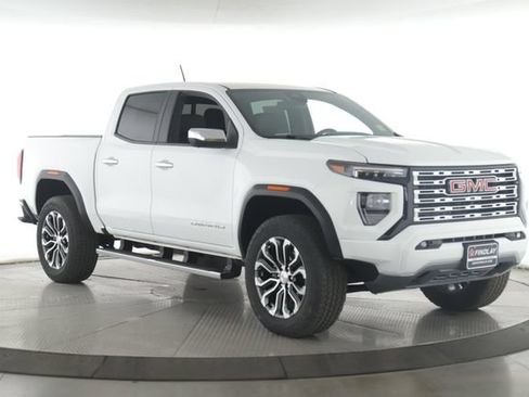 Used 2024 GMC Canyon Denali AWD/4WD image 2