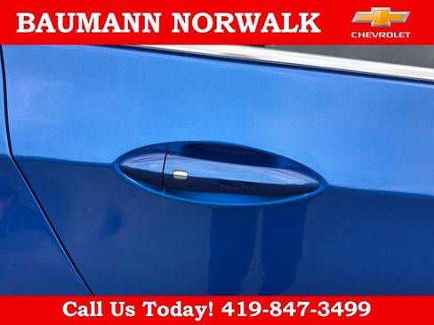 Used 2017 Chevrolet Cruze LT w/ Convenience Package FWD image 16