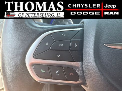 Used 2020 Chrysler Pacifica Touring-L Plus w/ Tire & Wheel Group FWD image 14