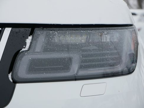 Used 2020 Land Rover Range Rover HSE image 9