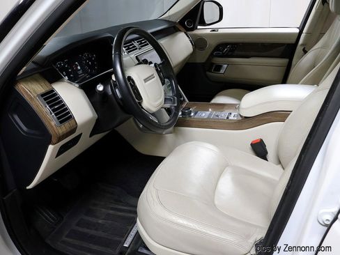 Used 2019 Land Rover Range Rover HSE image 12