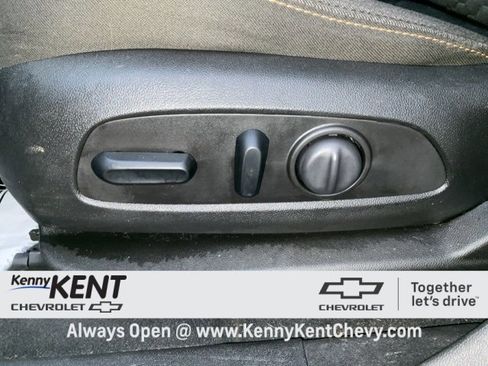 Used 2019 Chevrolet Equinox LT w/ Driver Convenience Package image 22