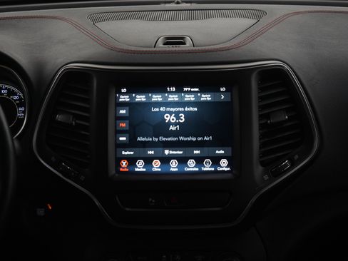 Used 2020 Jeep Cherokee Trailhawk w/ Cold Weather Group AWD/4WD image 15