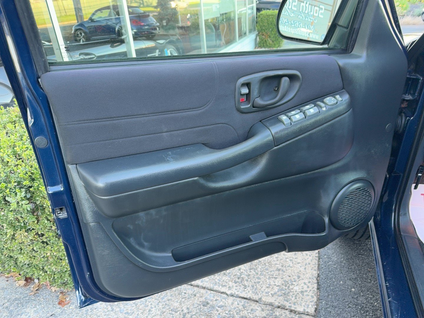 Used 2004 Chevrolet S10 Pickup LS AWD/4WD image 12