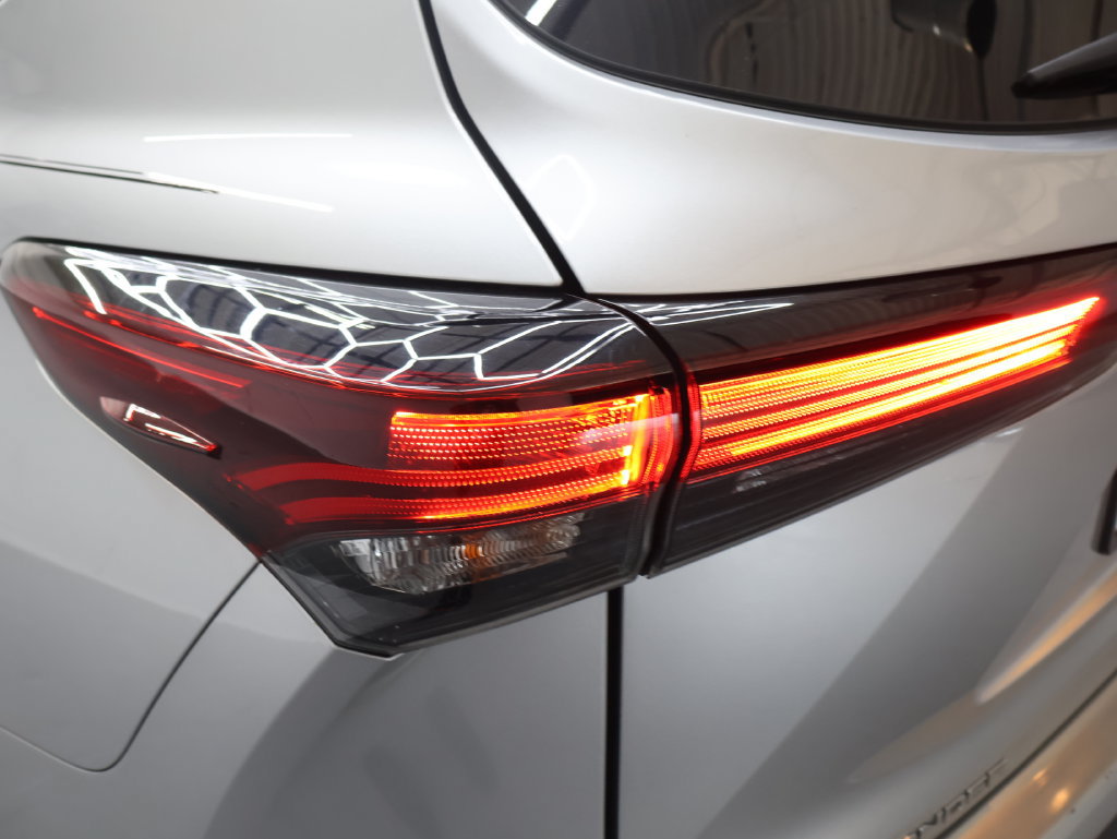 Used 2024 Toyota Highlander LE FWD image 30