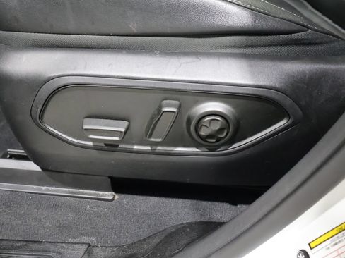Used 2023 Jeep Grand Cherokee L Limited w/ Luxury Tech Group II AWD/4WD image 12