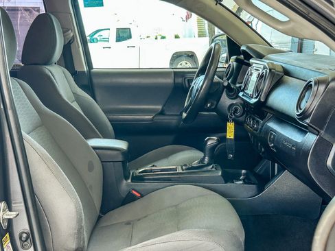 Used 2017 Toyota Tacoma SR w/ SR Convenience Package RWD image 16