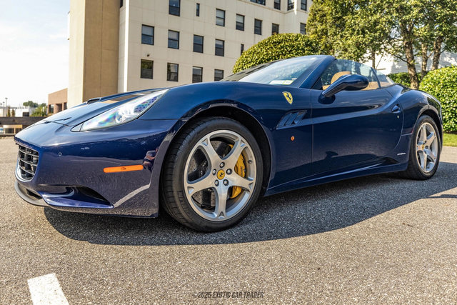 Used 2012 Ferrari California RWD image 13