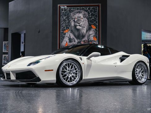 Used 2016 Ferrari 488 GTB RWD image 24