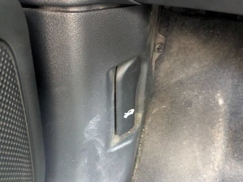 Used 2021 Nissan Rogue SV AWD/4WD image 29