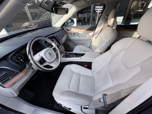 Used 2021 Volvo XC90 T6 Momentum image 11