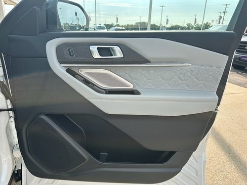New 2026 Ford Explorer Platinum w/ LUX Leather Package AWD/4WD image 30