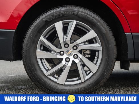 Used 2024 Chevrolet Equinox LT image 18